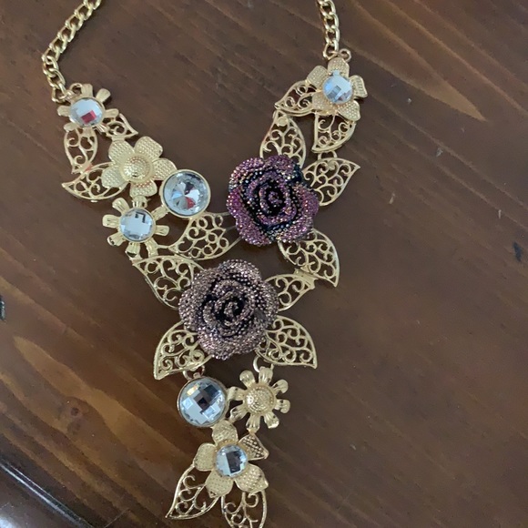 Beautiful gold & purple toned necklace - Picture 2 of 3